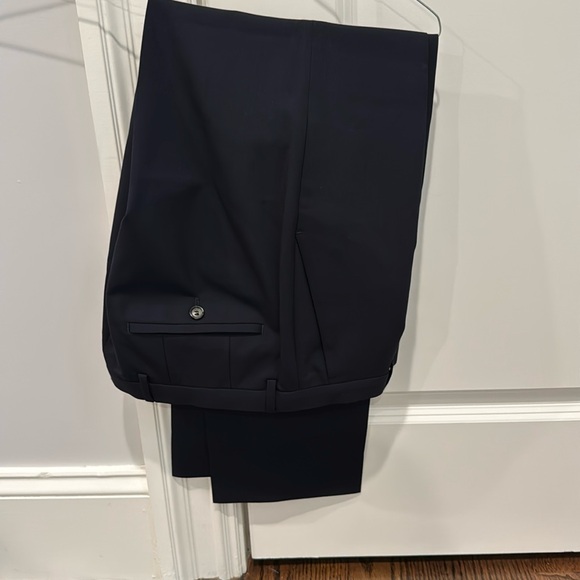 Hugo Boss Suit Set Black 36s jacket and pants - Picture 7 of 9